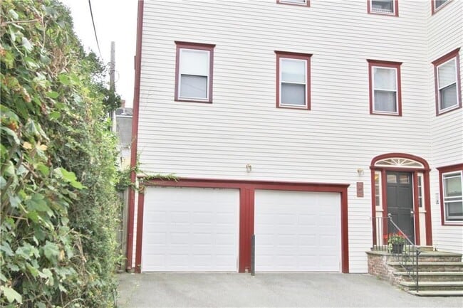 Photo - 31 1/2 Franklin St Unit 2