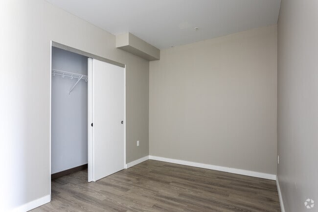 1BR, 1BA - 543 SF