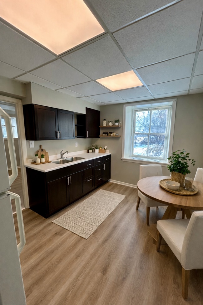 Photo - 820 W 4th St Unit #3