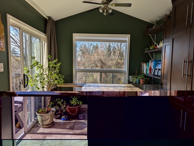 Photo - 56 Chesterton Ln Unité Upper