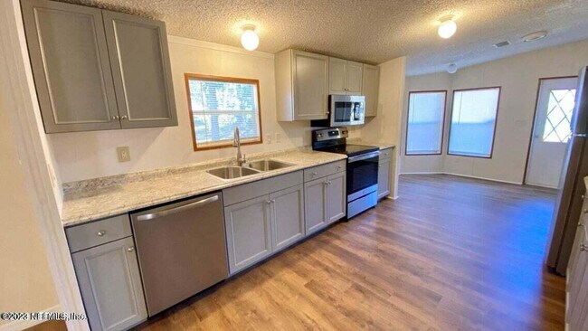 Photo - 650 S W Orange Ave