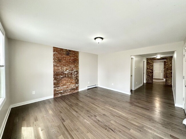 Building Photo - 5 Marshall St Rental