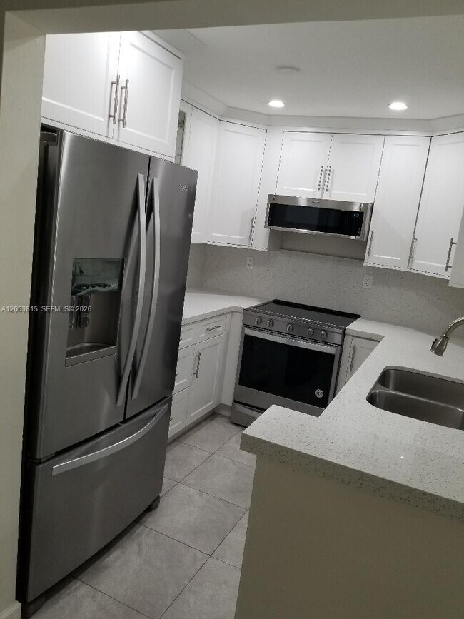 5201 NW 7th St Unit 408