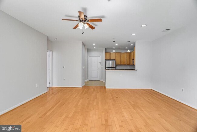 2655 Prosperity Ave Unit 201