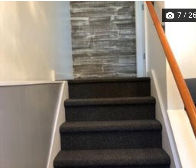 Photo - 7518 Grand Ave Unidad Upper level