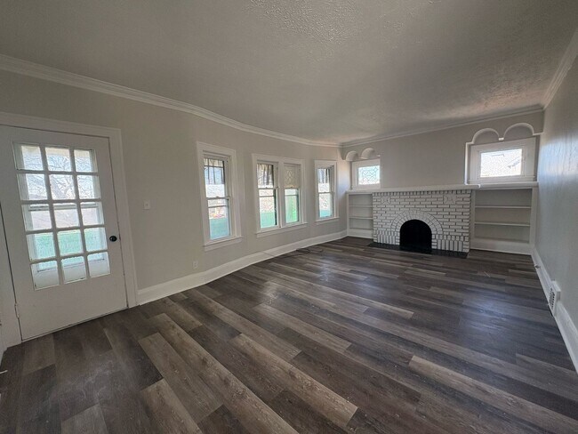 Photo - 3755 E 154th St Unit Upper