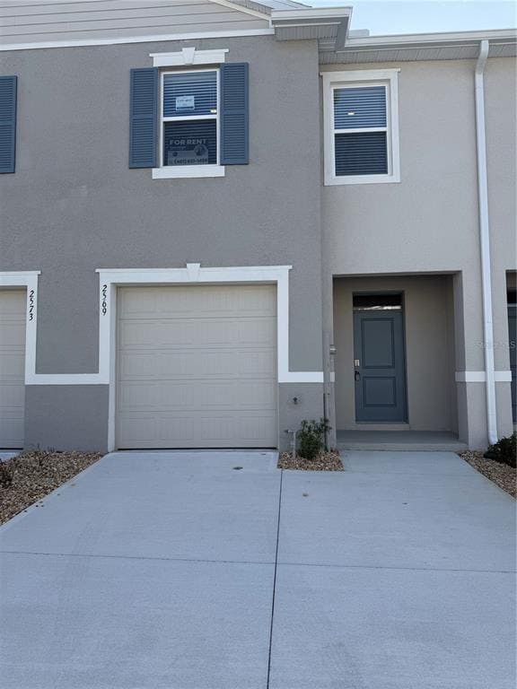Building Photo - 2569 Olympic Ct