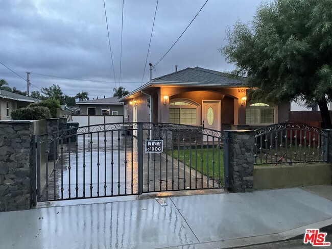 Photo - 6106 Rockne Ave