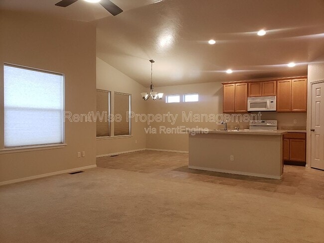 Photo - 8102 S Carpenter Ave