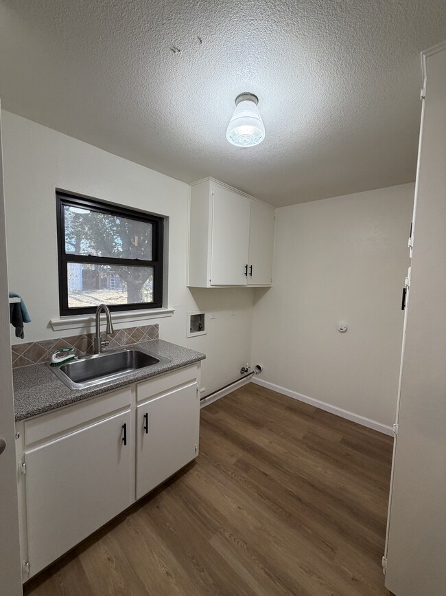 319 Allen Dr