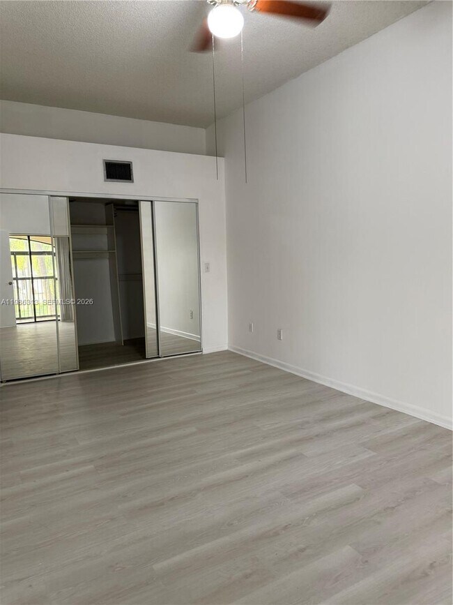 Photo - 502 SW 158th Terrace Unidad 201