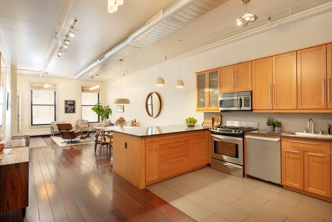 Photo - 34 N Moore St
