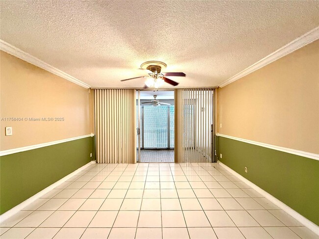 Photo - 920 NE 199th St Unit 4J