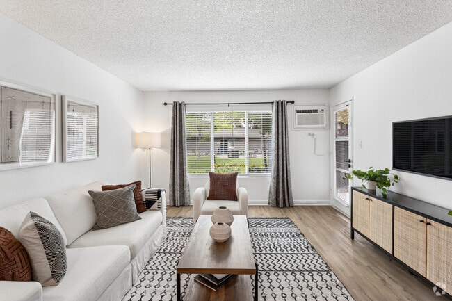 1BR, 1BA - 640SF - Living Room