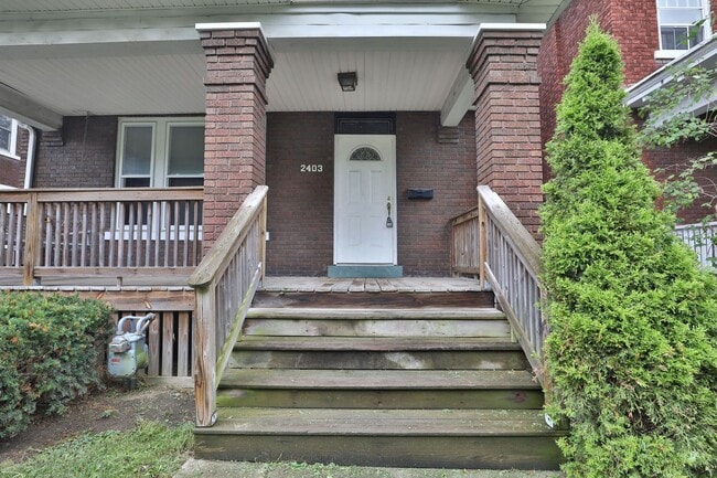 2403 Summit St