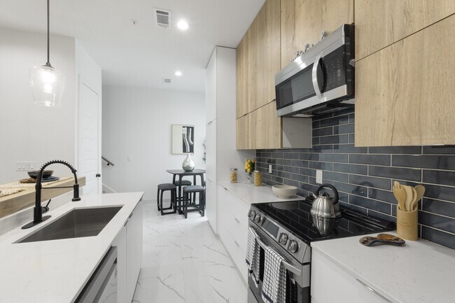 4314 Roseland Ave Unit 102
