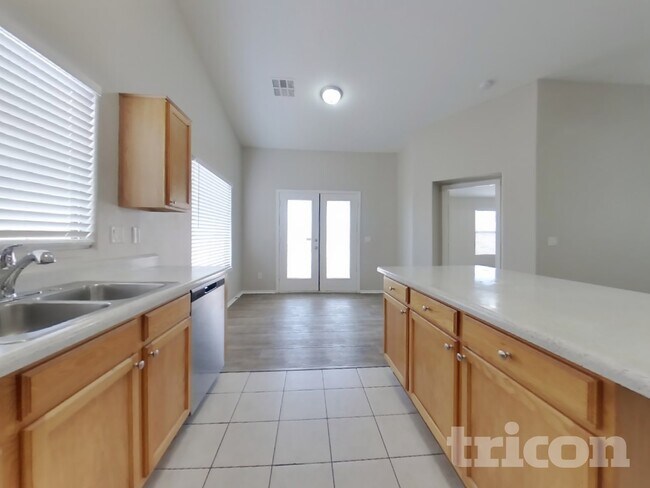 Photo - 11446 W Roanoke Dr