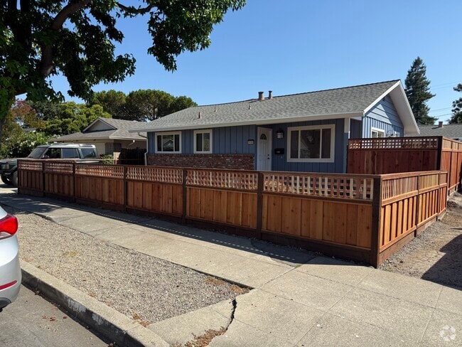 Building Photo - 1153 Sanchez Way Rental
