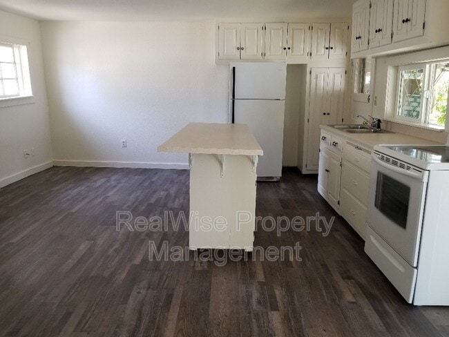 Photo - 1483 Fruitdale Dr