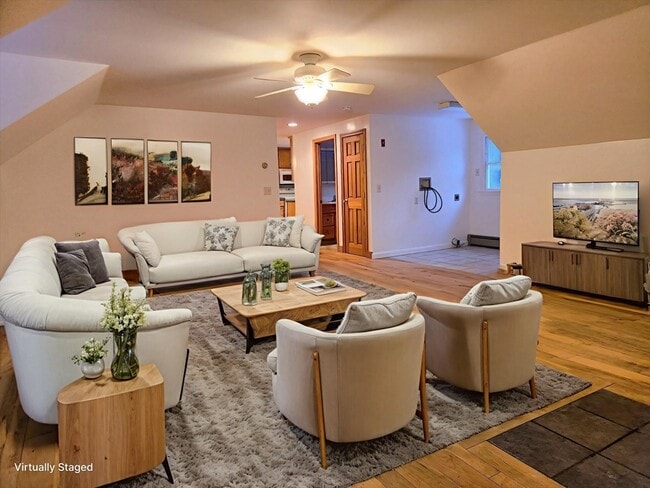 Building Photo - 17 Diamond Hill Rd Unit B