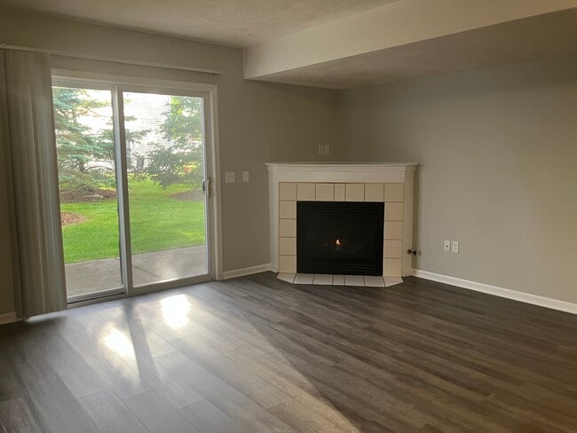 Photo - 1789 Park Trl NE