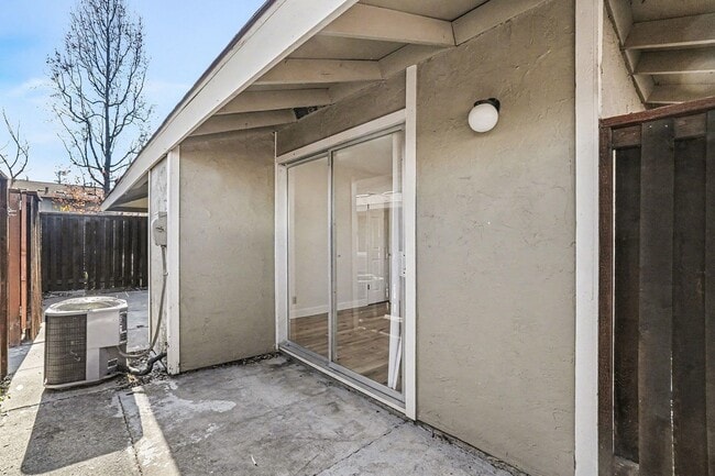 Photo - 2009 Olivera Rd Unit D