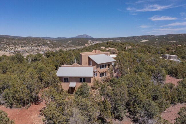 Views! Beautiful 3 bedroom mountain retrea... - Views! Beautiful 3 bedroom mountain retrea... House