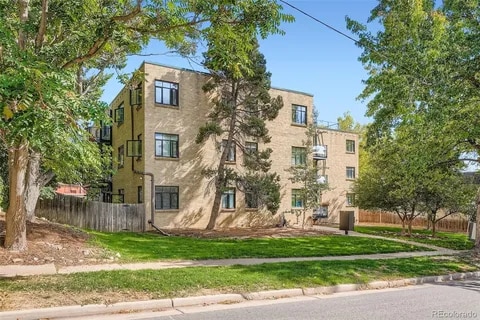 Photo - 636 N Washington St Unit 102