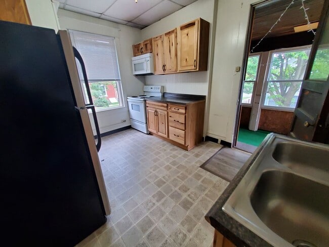 639 W College Ave Unit 02/3