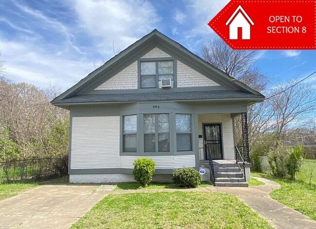 Building Photo - Spacious, must-see three-bedroom, two-bath...