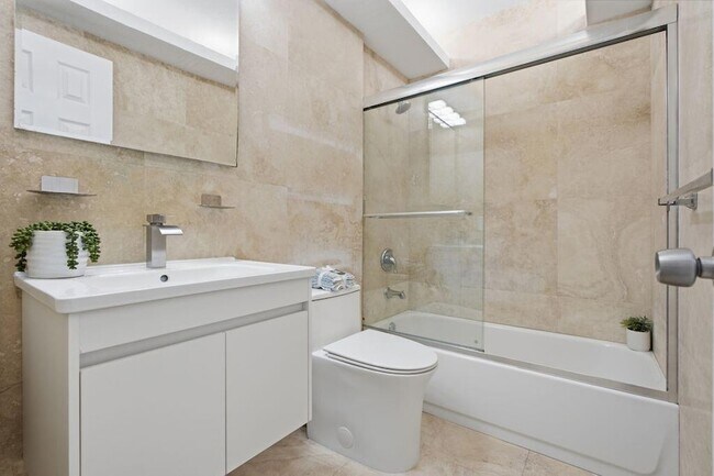 1872 NE 46th St Unidad D10D