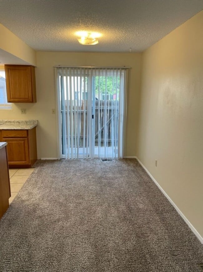 Photo - LA JOLLA 2BD TWO-STORY TOWNHOME CONVENIENT...