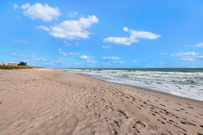 5061 N Hwy A1A