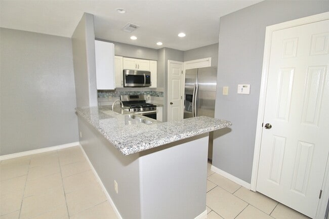 Photo - 7423 Edgecraft Dr