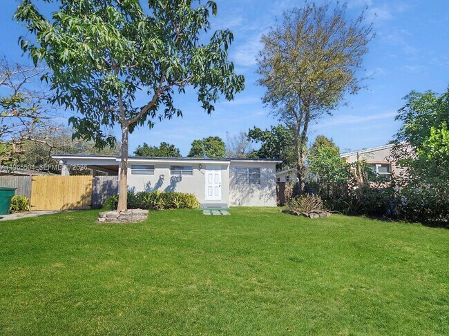 Photo - 315 NE 165th St