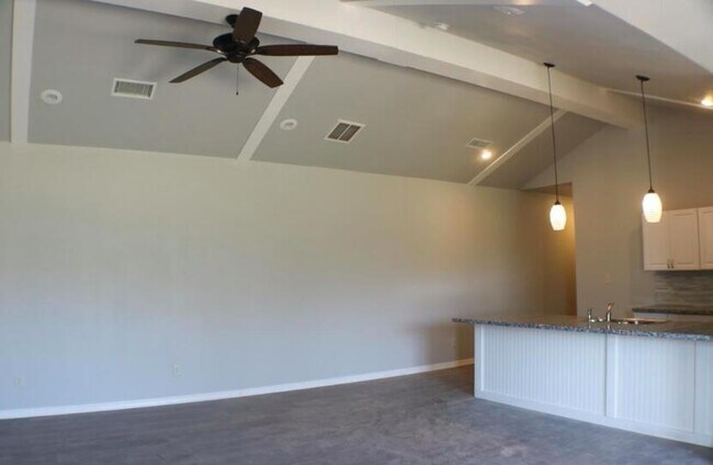 Photo - 617 N Elkhart Ave