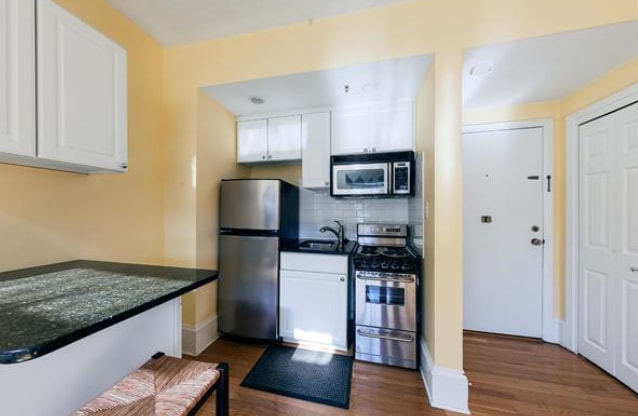 Building Photo - 517 Beacon St Unit 12 Rental