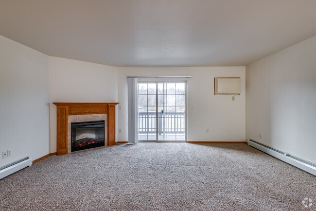 2BR, 2BA - 1,100SF