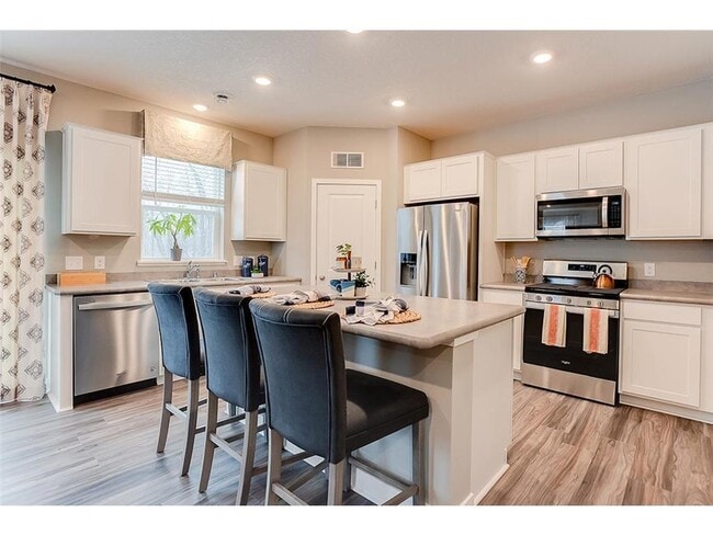 Photo - 12681 Erskin St NE