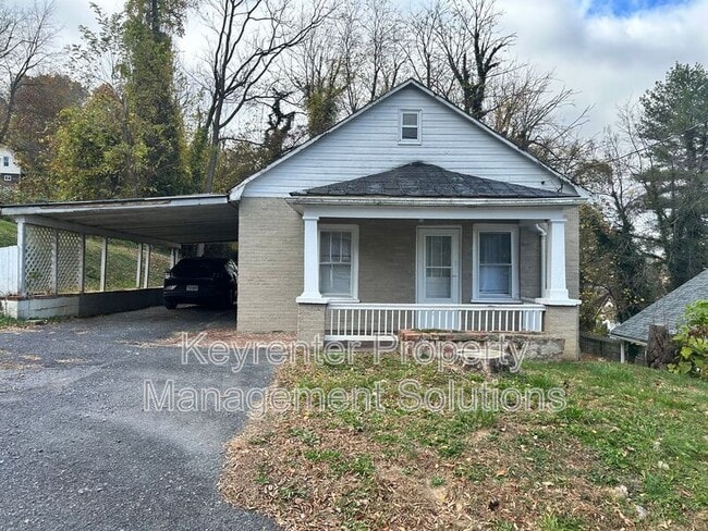 Photo - 1014 Hall St