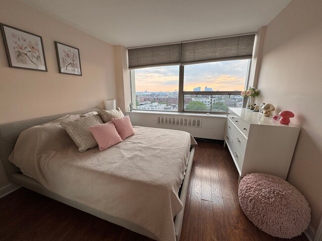 Photo - 1455 N Sandburg Ter Unit 1207