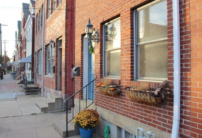 Exterior - 2333 Sidney St