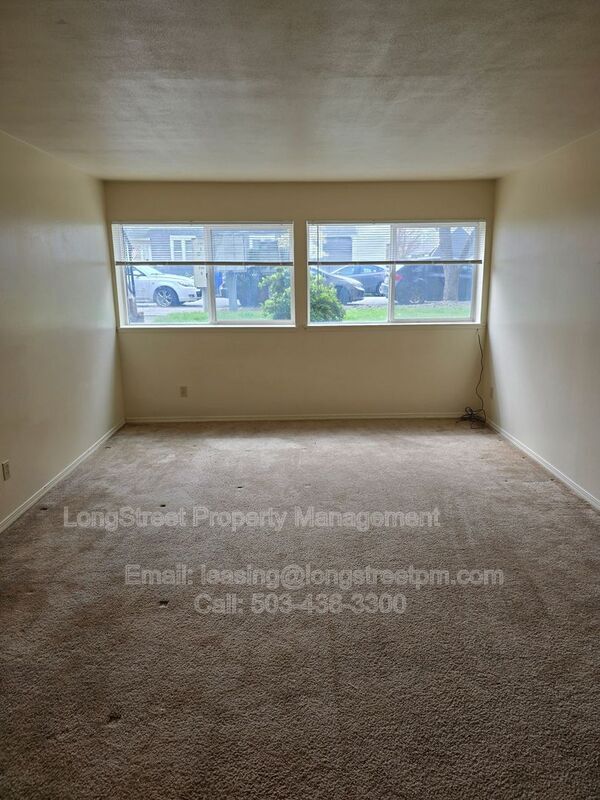Photo - 915 SW Adams Ave