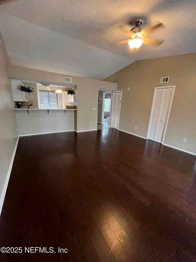 Photo - 636 Aquatic Dr