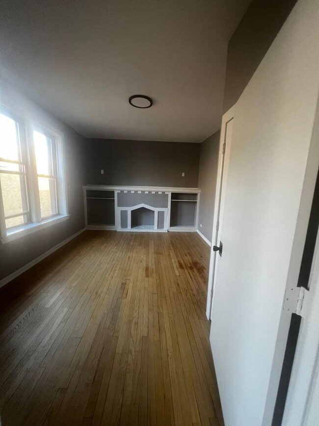 Photo - 2 bedroom in Chicago IL 60615 Unit 3S