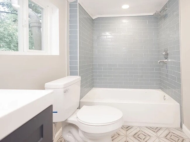 Photo - 321 N 10th St