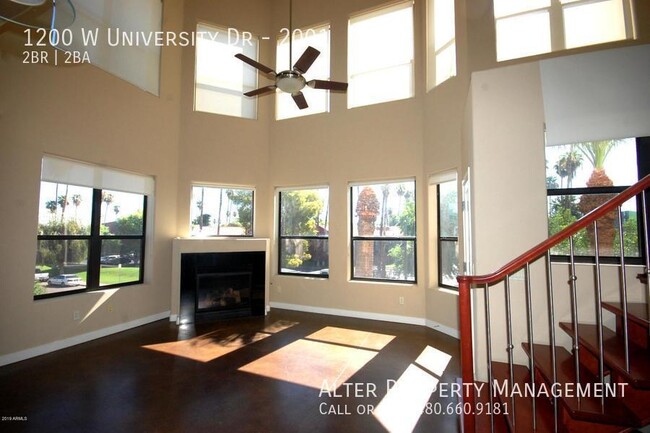 Gorgeous 2 Bedroom Loft! Right on University - Gorgeous 2 Bedroom Loft! Right on University Unit 2001