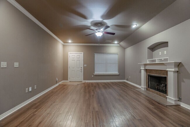 Photo - Beautiful 3-bedroom 2 bath Home in Fayetteville!! New Vinyl Plank Floors!