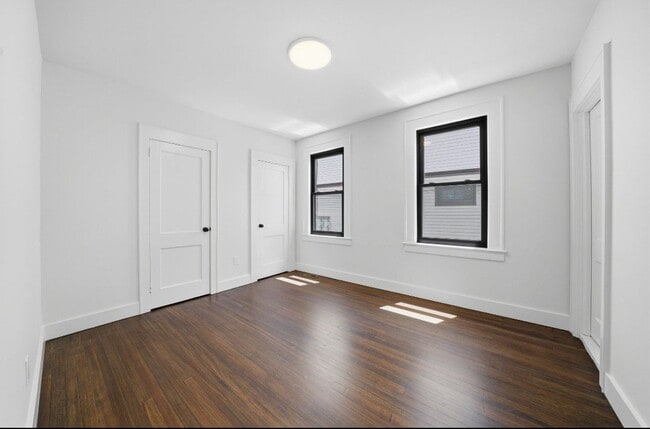 235 Elmwood Ave Unit 3