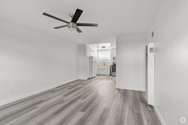Building Photo - 1521 2nd St Rental